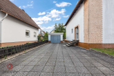 Einfahrt - Großzügiges Einfamilienhaus mit tollem Grundstück und viel Gestaltungspotenzial