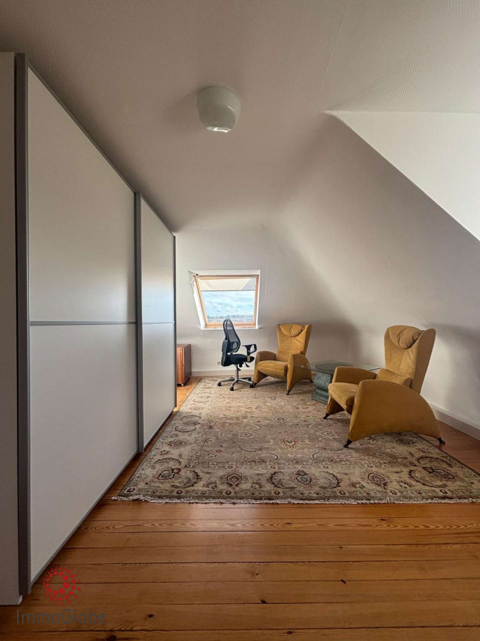Teilmöblierte Dachgeschosswohnung in repräsentativer Unternehmervilla – ideal für Studierende, 66953 Pirmasens, Dachgeschosswohnung