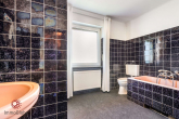 Badezimmer (Kopfhaus) - Wohnen, Vermieten, Vergrößern – Doppelhaus in Erlenbrunn mit tollem Grundstück