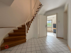 Treppenhaus (Haus 2) - Wohnen, Vermieten, Vergrößern – Doppelhäuser in Erlenbrunn mit tollem Grundstück
