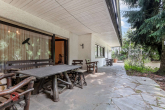 Terrasse zum Garten - Familienidylle am Waldrand – Großzügiges Einfamilienhaus mit Einliegerwohnung