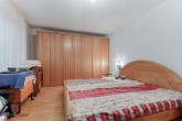Schlafzimmer (UG) - Familienidylle am Waldrand – Großzügiges Einfamilienhaus mit Einliegerwohnung
