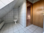 Badezimmer - Sehr gemütliche Dachgeschoss-Wohnung, optional mit Einbauküche
