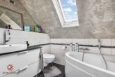 Badezimmer - Einziehen & Wohlfühlen – gepflegtes Einfamilienhaus mit viel Platz und Charme