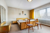 Schlafzimmer - Wohnen auf einer Ebene – großzügiger Bungalow mit ertragsstarker PV-Anlage