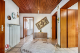 Flur - Wohnen auf einer Ebene – großzügiger Bungalow mit ertragsstarker PV-Anlage