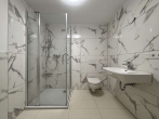 Badezimmer - Frisch saniert & sofort frei! Souterrainwohnung mit hochwertiger Ausstattung