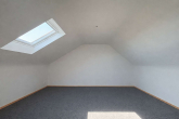 Schlafzimmer Dachboden - Möblierte 3ZKB Wohnung mit schöner Küche