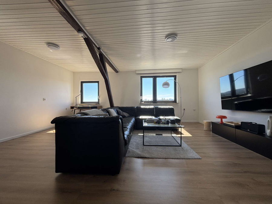 Möblierte 3ZKB Wohnung mit schöner Küche, 66953 Pirmasens, Dachgeschosswohnung