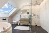 Badezimmer - Wohnen im Herzen von Pirmasens – Schmuckstück mit Wintergarten