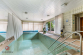 Schwimmhalle - Repräsentative Unternehmervilla mit traumhaftem Grundstück in Bestlage von Pirmasens-Ruhbank