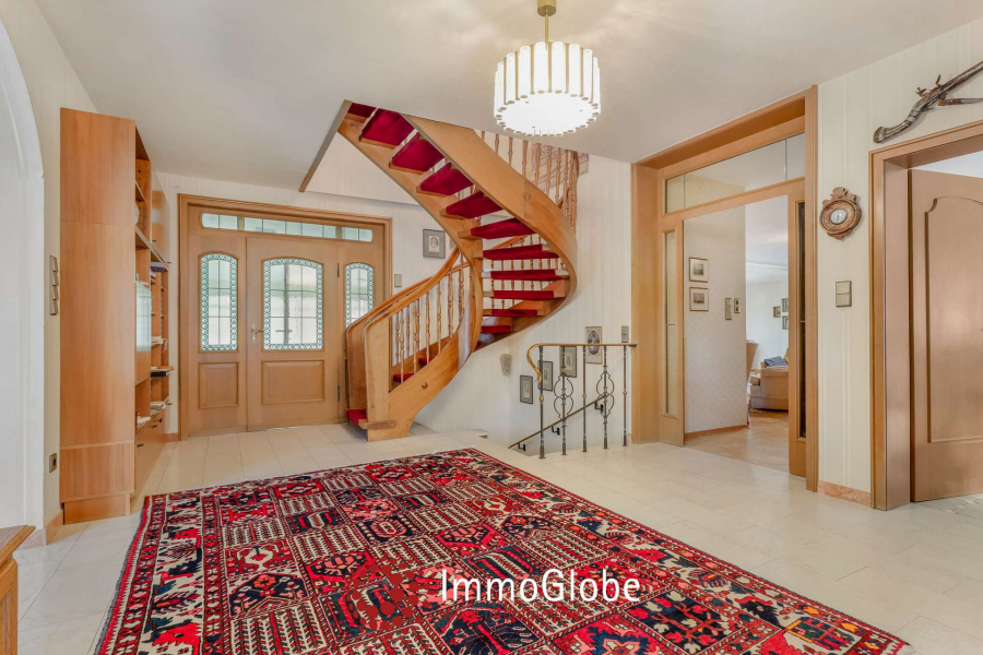 Repräsentative Unternehmervilla mit traumhaftem Grundstück in Bestlage von Pirmasens-Ruhbank, 66955 Pirmasens, Villa