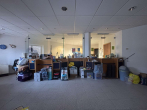 Eingangsbereich - Flexible Gewerbeeinheit mit großer Fensterfront – ideal für Büro, Studio oder Praxis