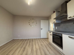 Küche - DG Wohnung mit EBK in begehrter Lage